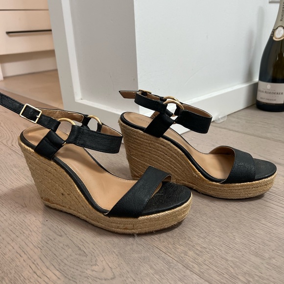 Size 6 wedge heels - Picture 2 of 4